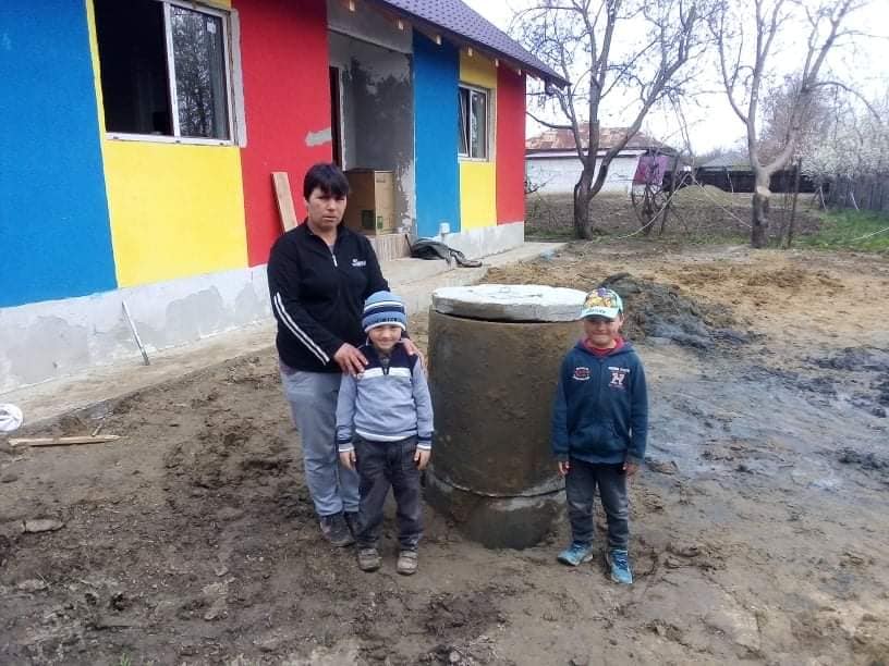 Preotul Damaschin din Iași a dat pachete de Paște pentru 4.000 de copii din familii nevoiașe. „Ne-au ajutat oameni din țară și din străinătate, studenți care au renunțat la banii de buzunar, bunici care au dat din banii de înmormântare”