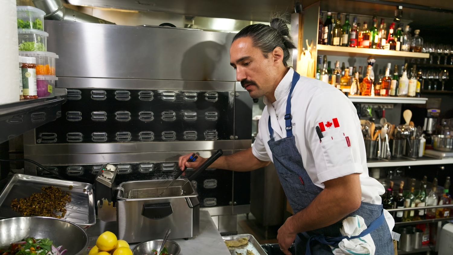 Bucătăria din Carpați, promovată de un chef canadian și de bunica lui româncă. Haan Palcu-Chang: „Ador ciorbele. E magie în bucătărie”