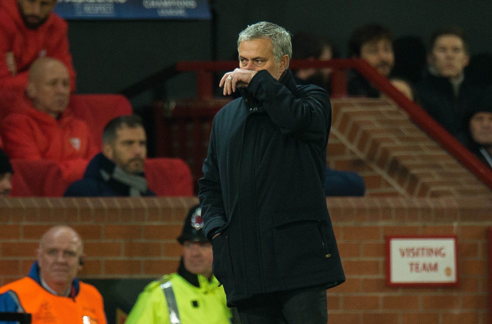 Manchester United, cel mai bogat club de fotbal din lume, eliminat din optimile Ligii Campionilor. Reacția lui Mou | GALERIE FOTO