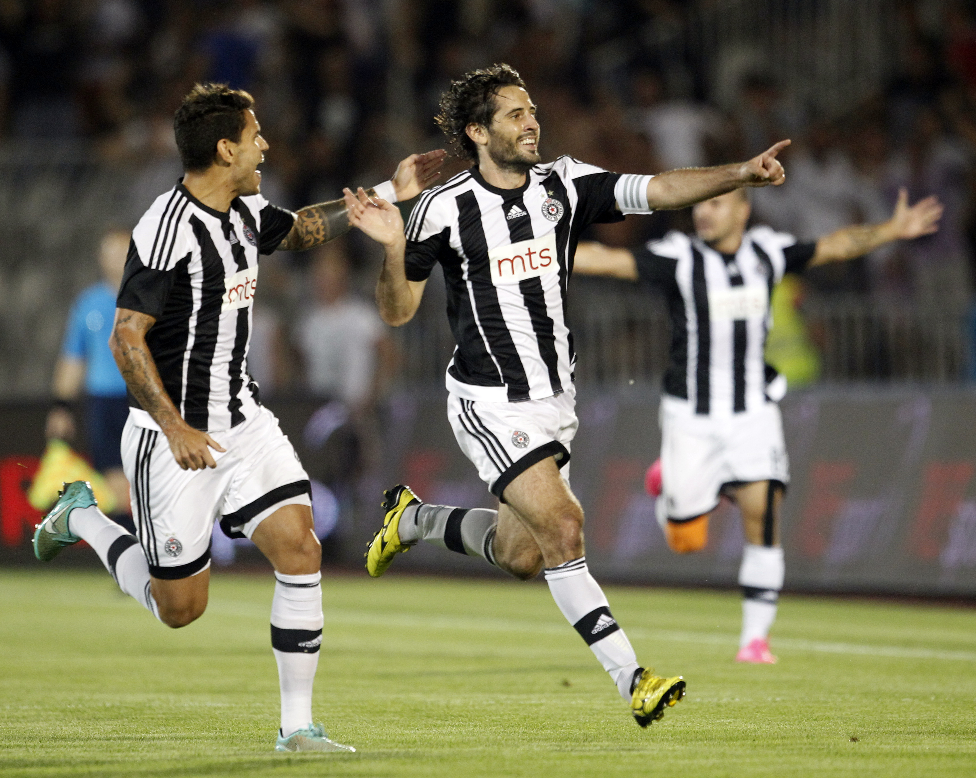 Liga Campionilor, turul III preliminar, retur: Partizan - Steaua 4-2 (în tur: 1-1). Cu un om în minus, trupa lui Rădoi a primit TREI goluri și a fost eliminată din Ligă! Merge în play-off-ul Ligii Europa. După ”returul” cu Trencin, Papp a fost încă o dată ”oaia neagră” / LIVE BLOG & FOTO & VIDEO