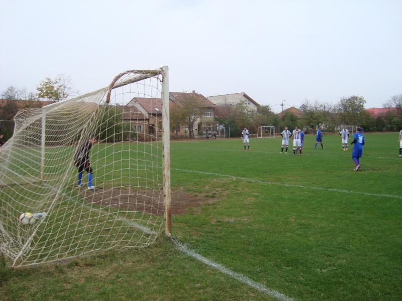 Paul Codrea a revenit pe terenul de fotbal. Fostul internațional a debutat cu gol în Campionatul Municipal Timișoara | GALERIE FOTO