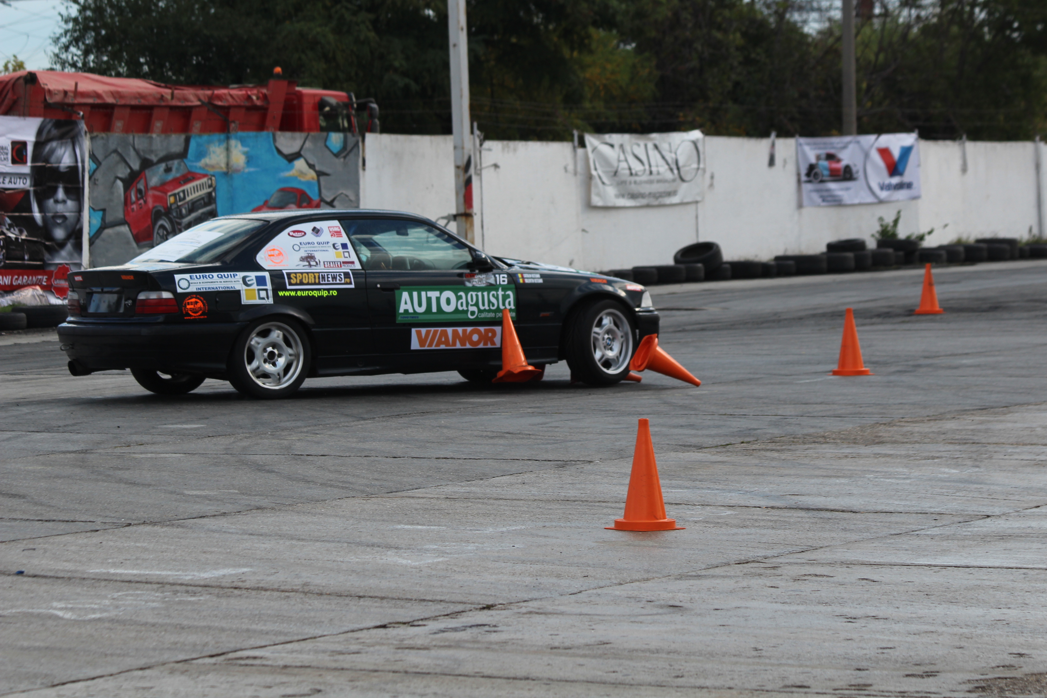 FOTO & VIDEO / Cei mai buni piloţi de drift s-au întrecut la primul Grand Prix organizat de Romanian Drift Community