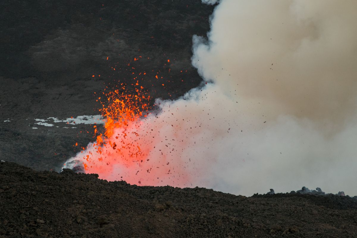 FOTO & VIDEO | Imagini spectaculoase cu erupția vulcanului Etna