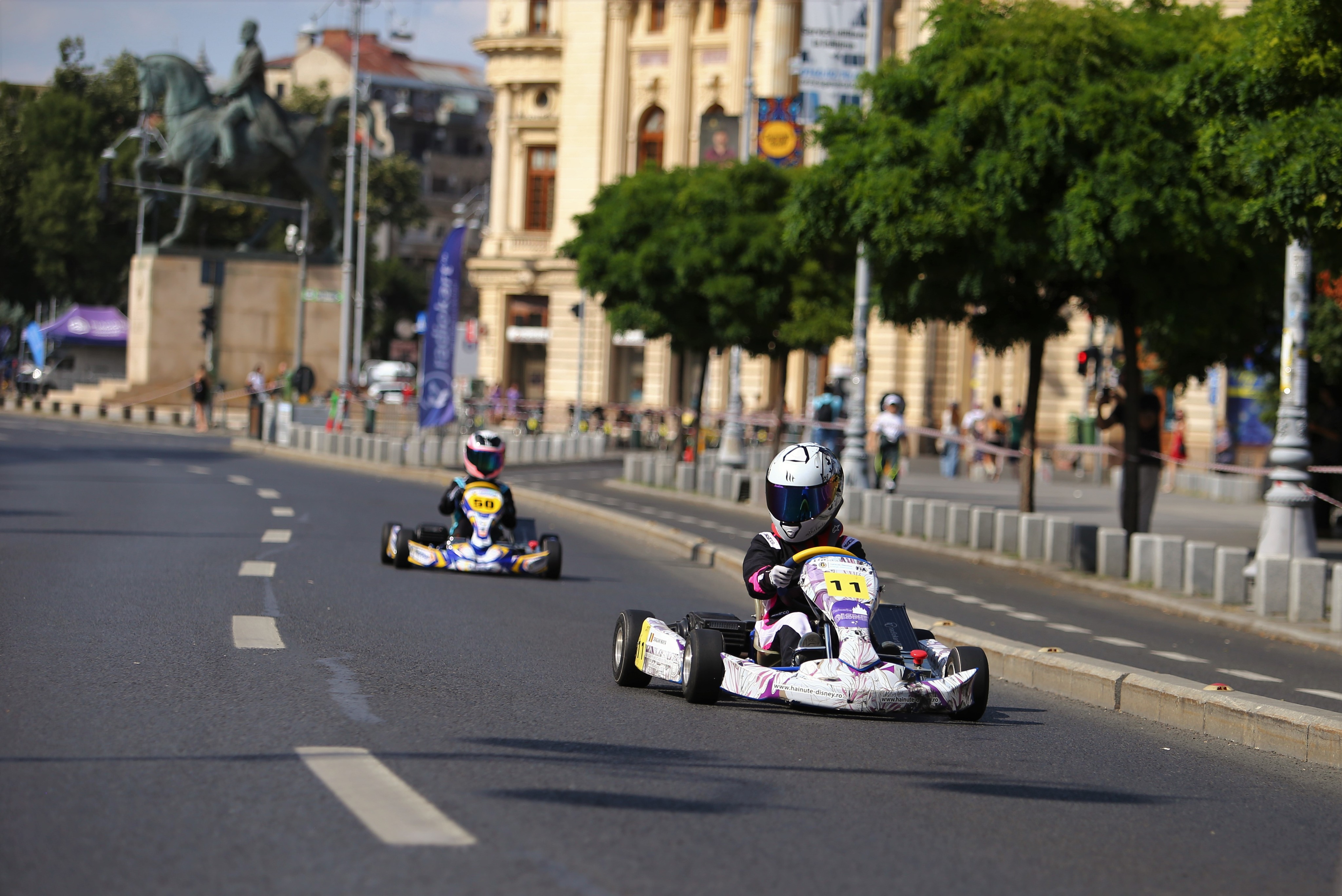 De ce au apărut pe pista de karting „saci de gunoi” pe post de obstacole? „Am vrut ceva mai estetic, dar nu am găsit”