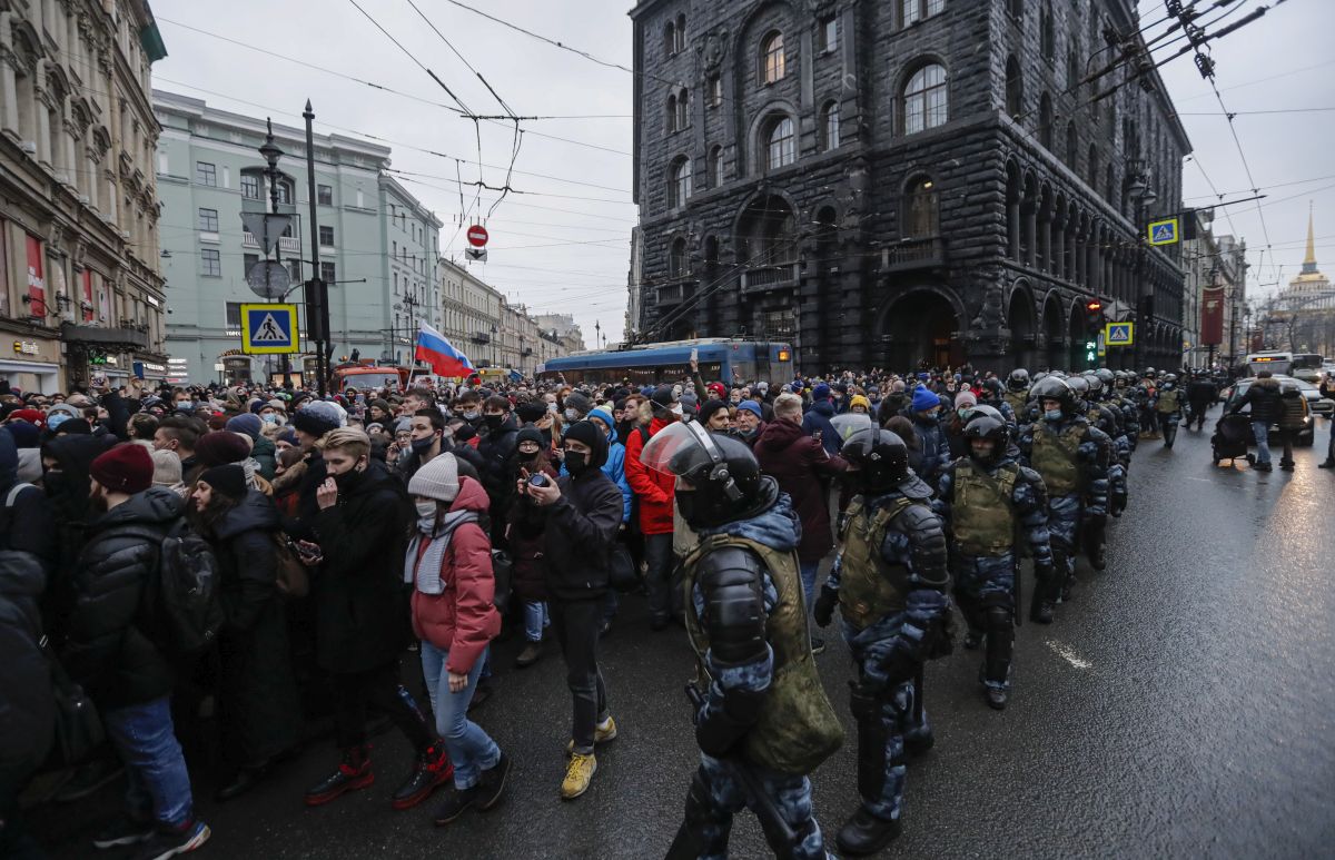 Protestele din Rusia | Peste 2.400 de oameni săltați, printre care și un copil. „Putin e un hoț!” și „Rusia fără Putin!”, au strigat manifestanții