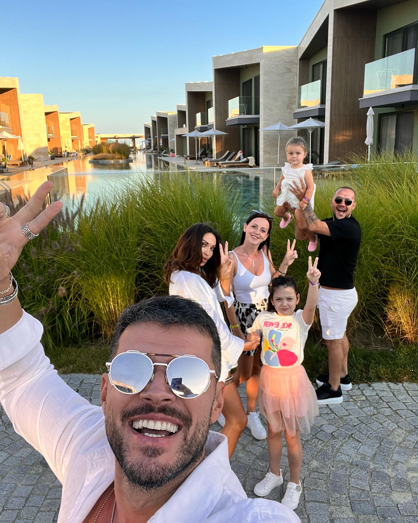 Victor Slav și-a luat fetița de la Bianca Drăgușanu și au plecat în vacanță. Prezentatorul s-a împăcat cu fosta iubită