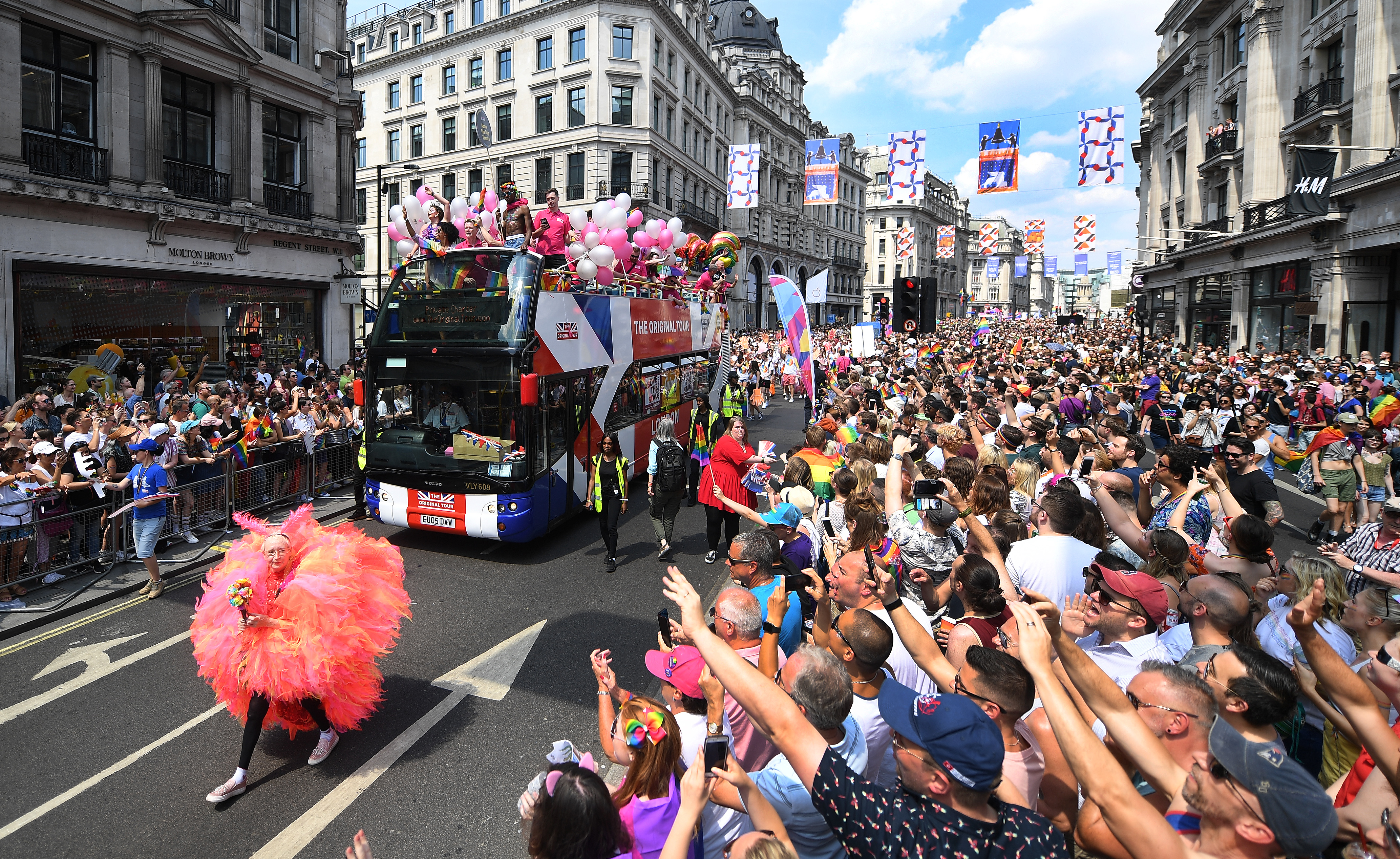 Un milion de oameni au participat, sâmbătă, la Parada Gay de la Londra