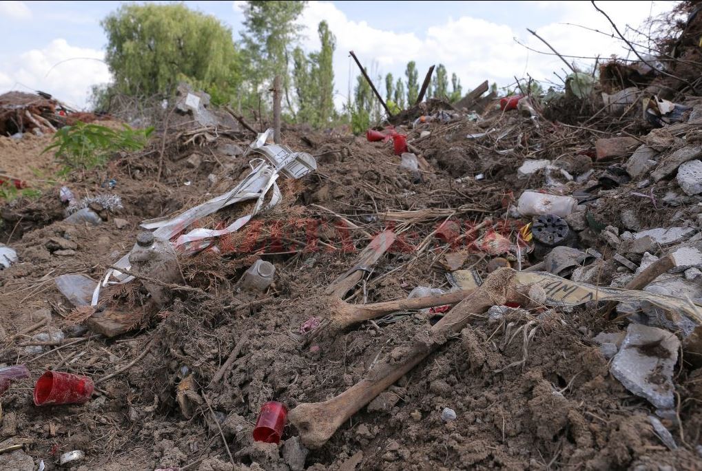 Oase umane, descoperite într-un parc din Craiova. Imagini infiorătoare nu departe de locul de joacă al copiilor