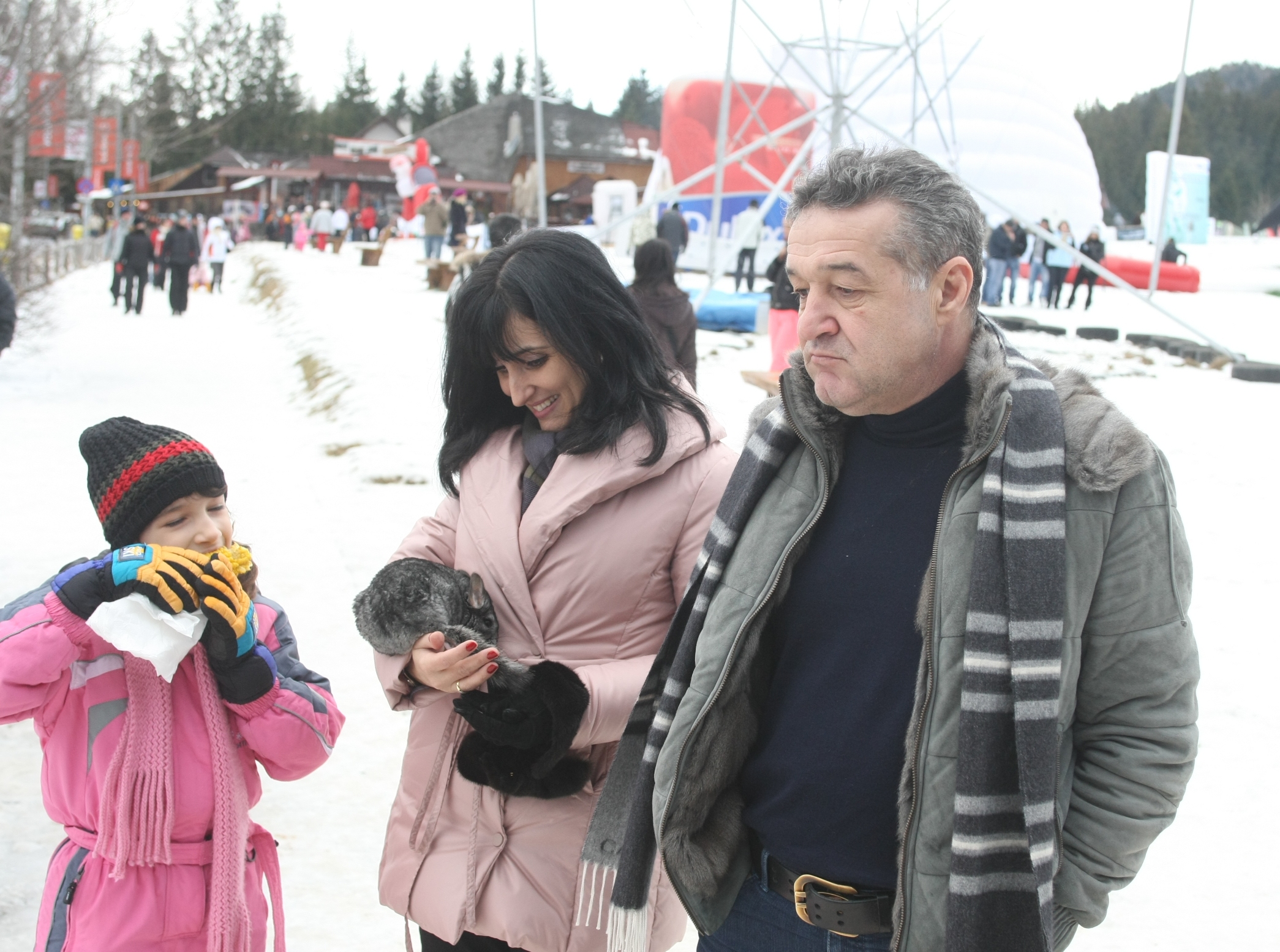 Steaua duce dorul unor fotbaliști adevărați, dar Gigi Becali dă banii pe petreceri private! Revelion de 10.000 de euro la munte! GALERIE FOTO