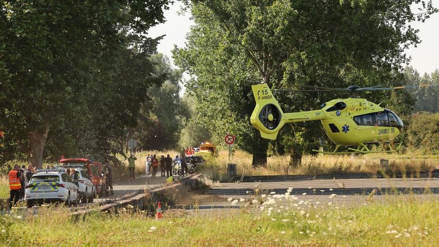 Șofer român de TIR arestat, după ce în camionul lui „parcat suspect” pe autostradă a intrat un vameș pe motocicletă și a murit pe loc, în Franța