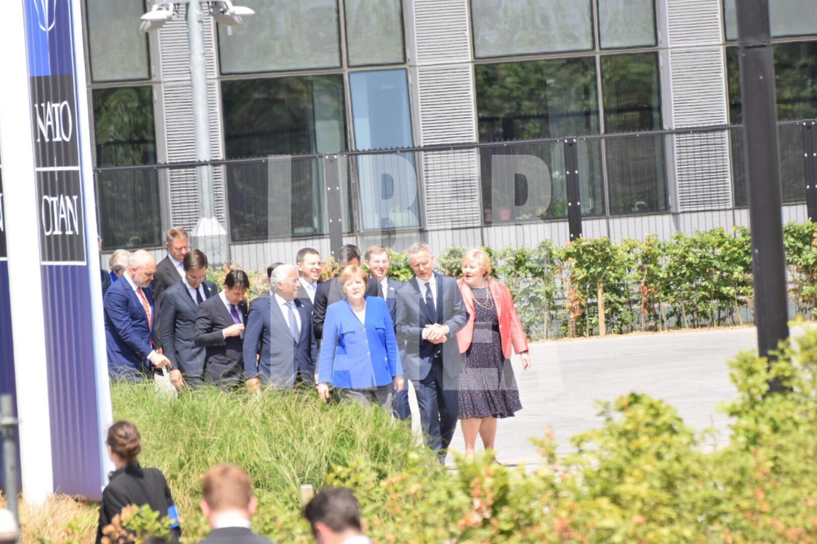 UPDATE | Discuții grele în timpul summitului NATO. Trump și-a schimbat tonul după ce a vorbit cu Merkel