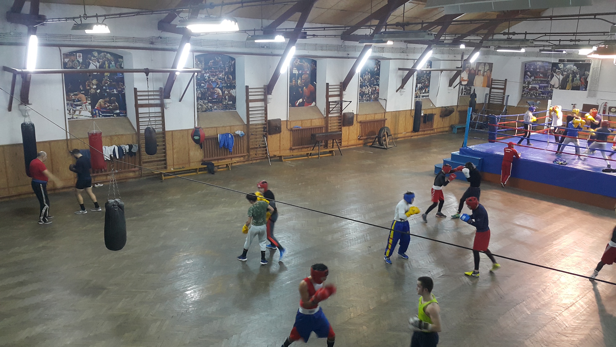 Mihai Nistor este idol pentru noua generație din box! S-a pregătit cu tinerii pugiliști la Brăila | FOTO