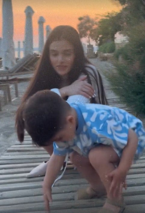 Vedetele din România care au ales Grecia pentru vacanța de vară. Imagini din destinațiile preferate