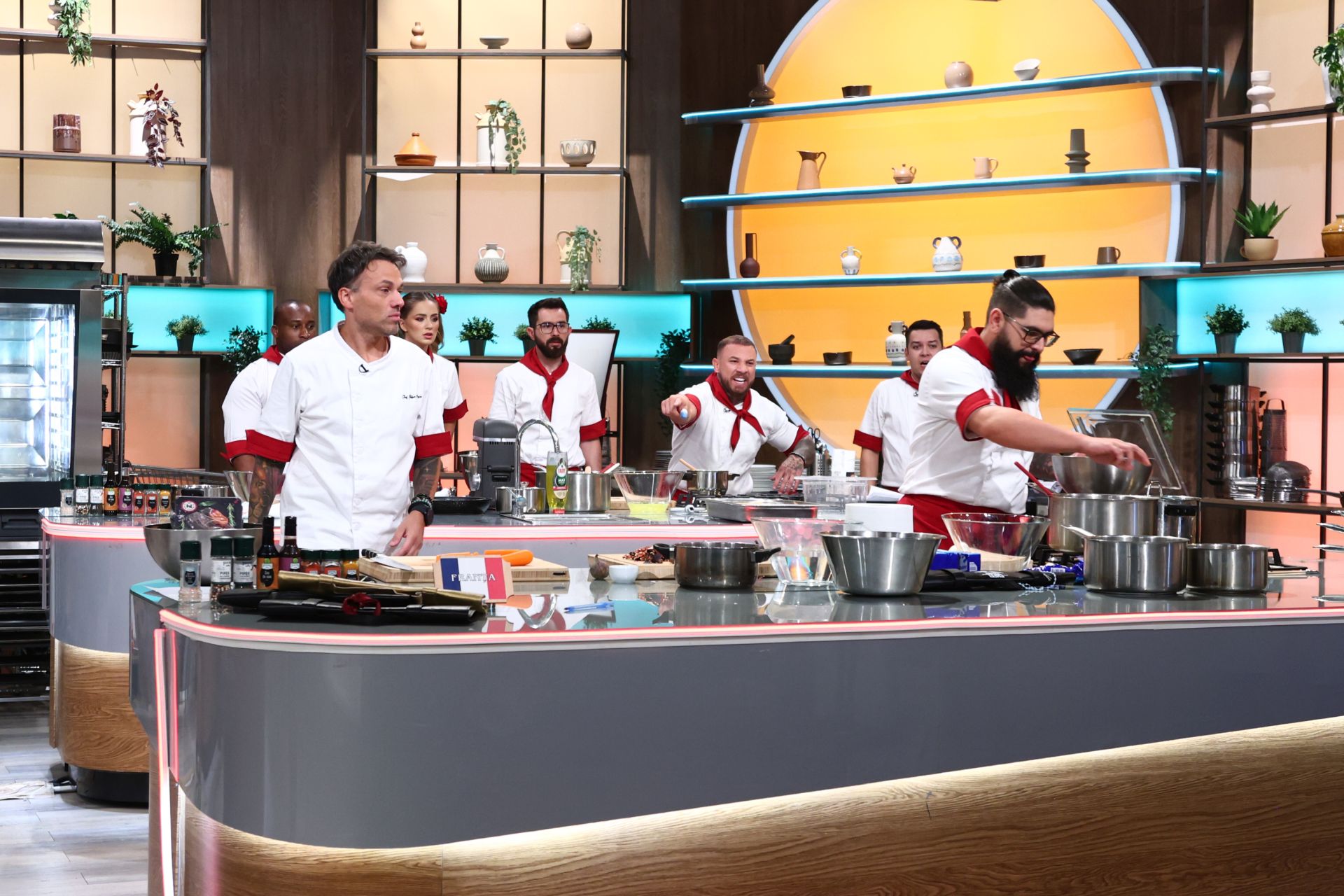 „Chefi la cuțite”, 17 decembrie 2024. Șerban Hulpaș a părăsit competiția culinară de la Antena 1