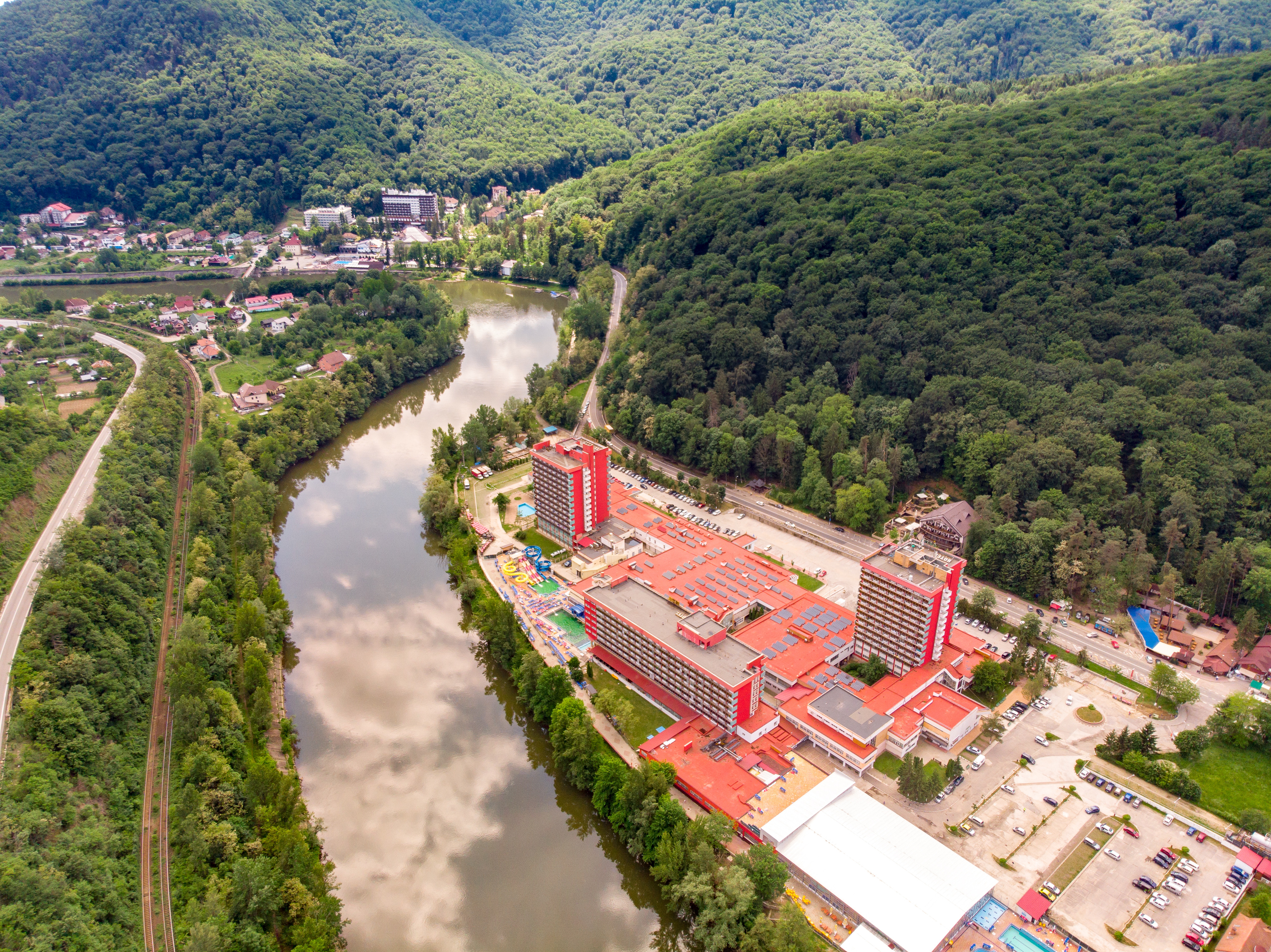 Care sunt cele mai importante stațiuni balneare din România și ce afecțiuni se pot trata