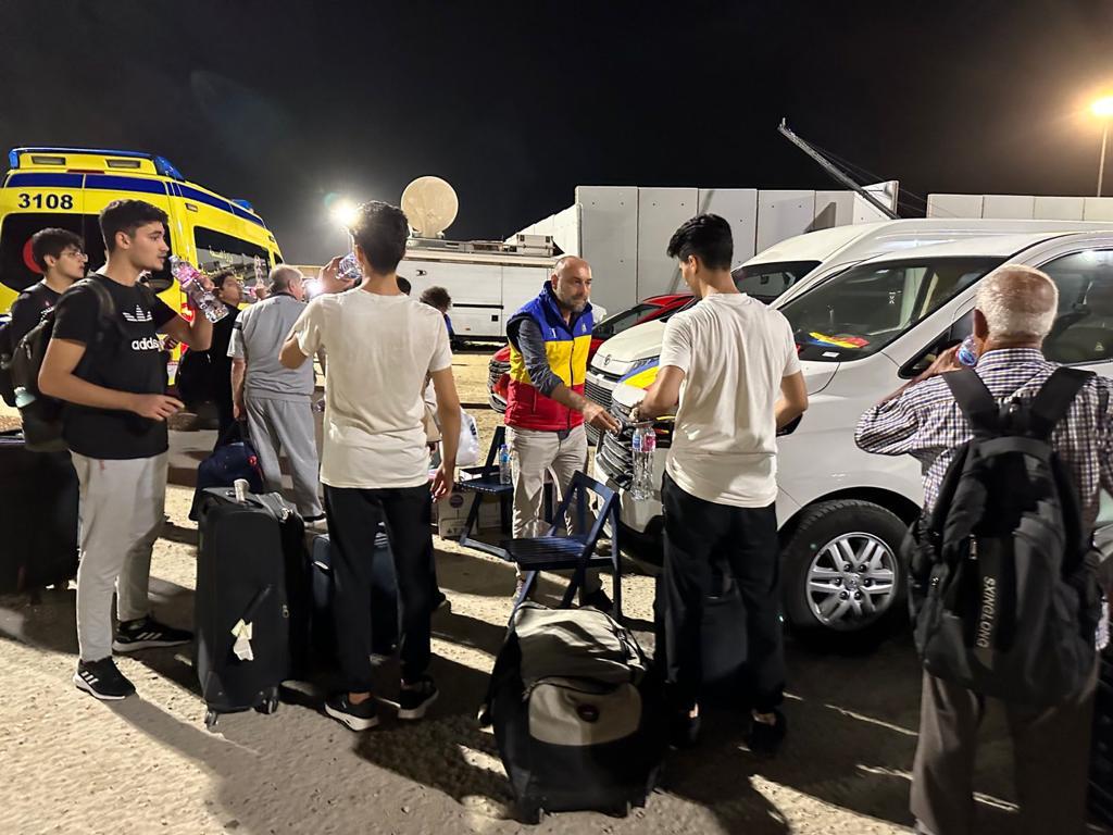 Primii români care au ieşit din Fâşia Gaza au ajuns la București. Urmează al doilea grup