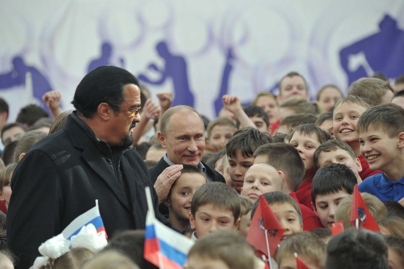 Actorul Steven Seagal, interviu în presa de stat de la Moscova: „Nu voi renunța niciodată la cetățenia rusă”