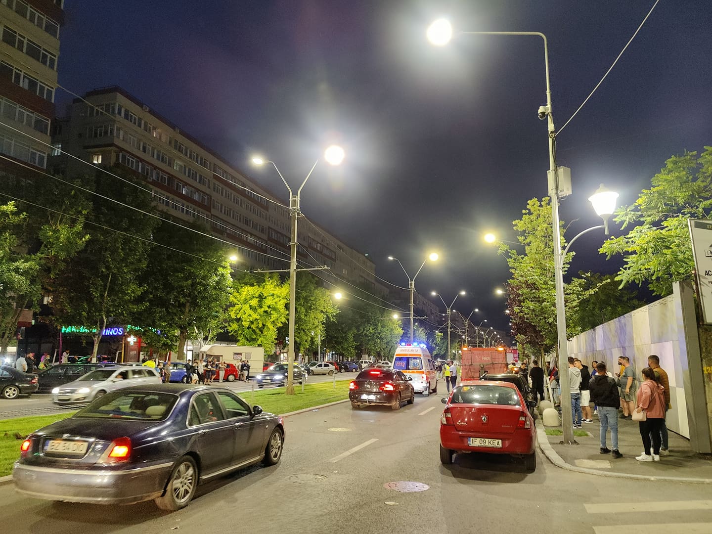 Accident în București, trei linii de tramvai blocate luni seară