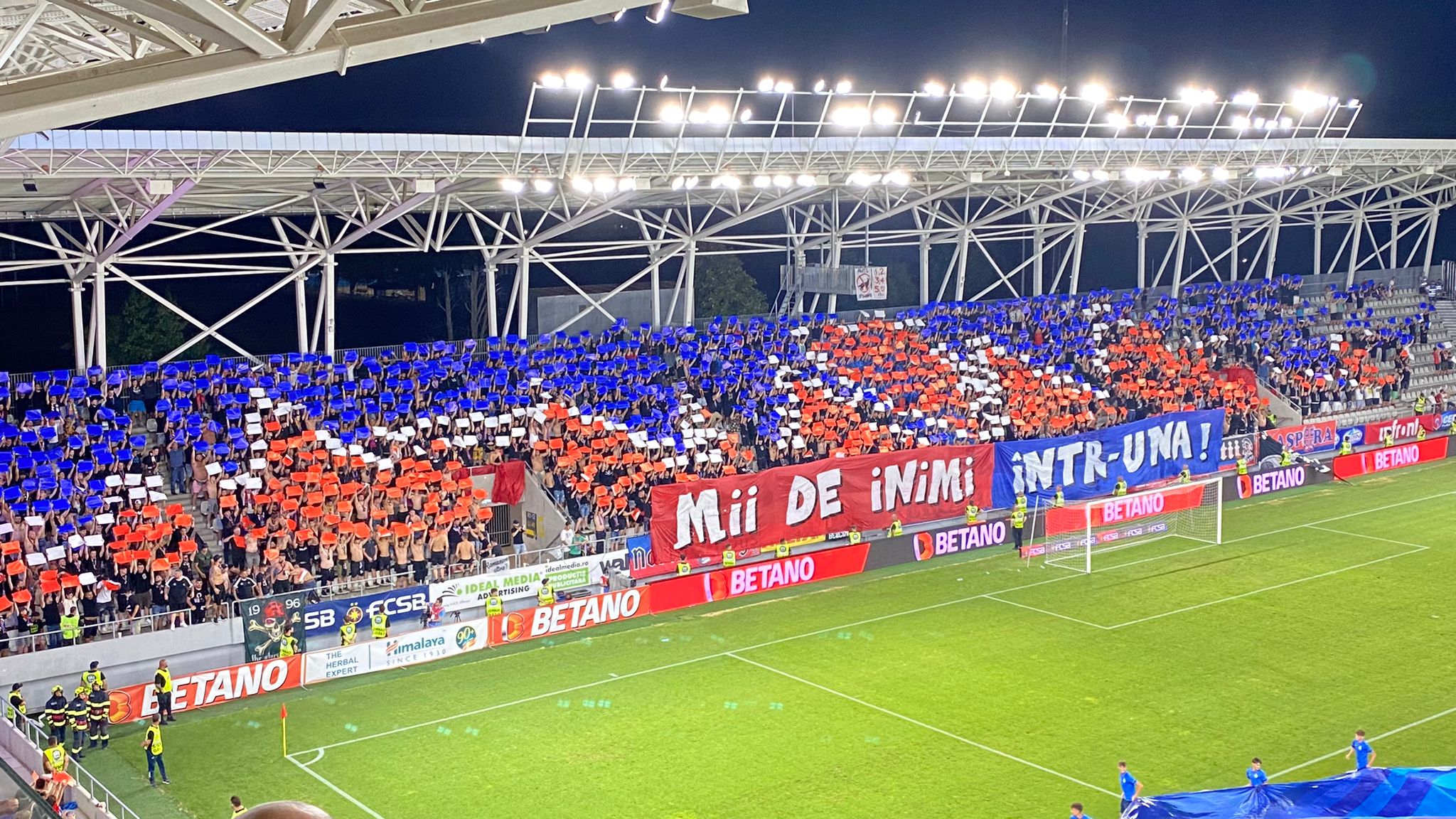 FCSB a învins Dinamo, în Derby de România. Au înscris vedetele Coman și Olaru, portughezul Gregorio a redus din handicap
