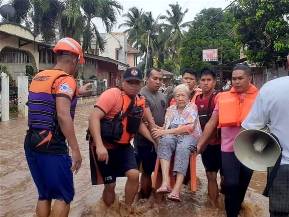 Autoritățile din Filipine caută supraviețuitori în urma inundațiilor și alunecărilor de teren care au ucis zeci de oameni