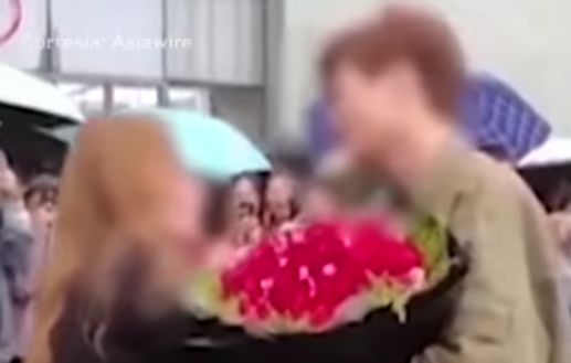 I-a cerut mâna și i-a adus în dar un Lamborghini, dar a fost refuzat. Banii nu cumpără tot | FOTO & VIDEO