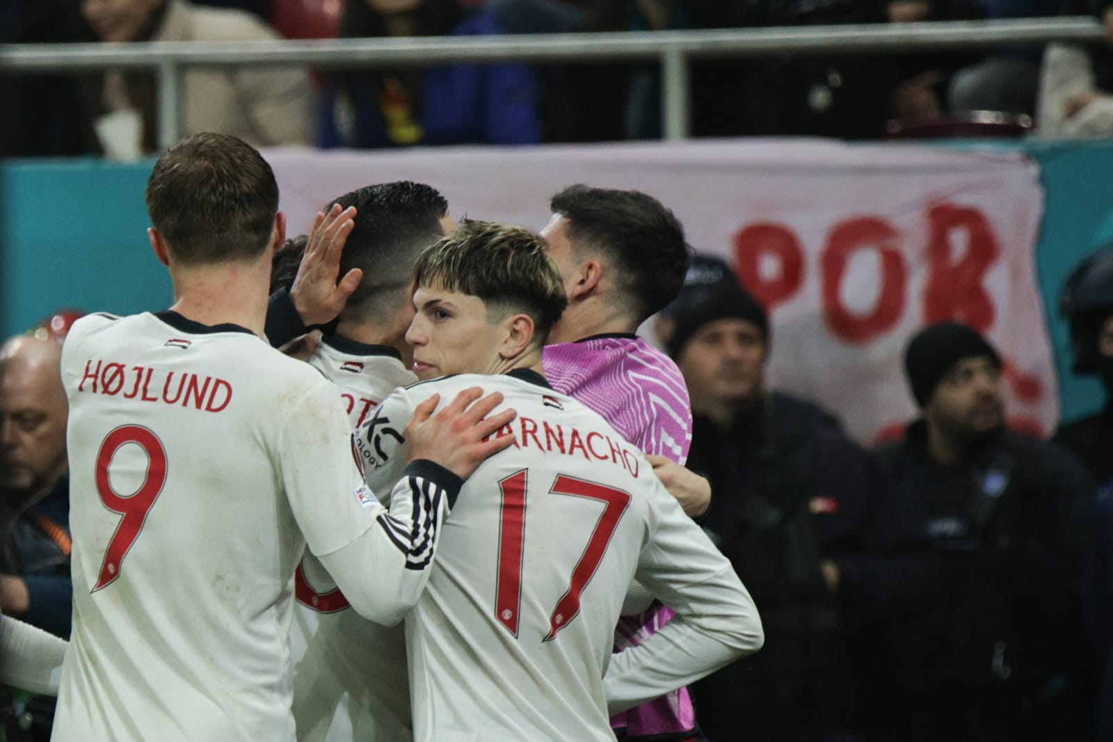 Ce făcea Dan Negru în timp ce FCSB pierdea cu Manchester United: „În loc să mă uit la meci”. Unde a fost prezentatorul TV