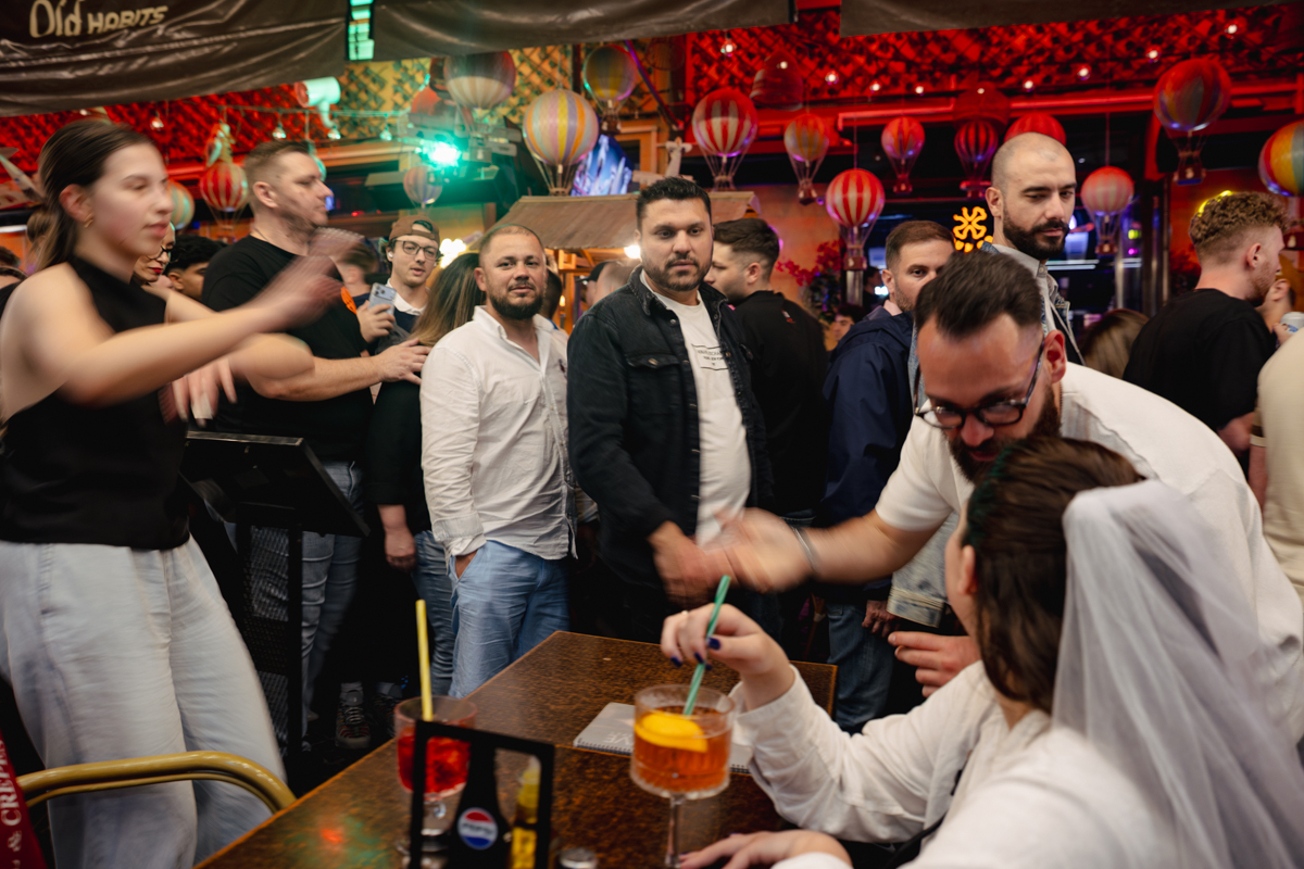 Atmosferă incendiară în Centrul Vechi după concertul lui Max Korzh. Tineri din țări aflate în conflict au petrecut împreună FOTOGALERIE