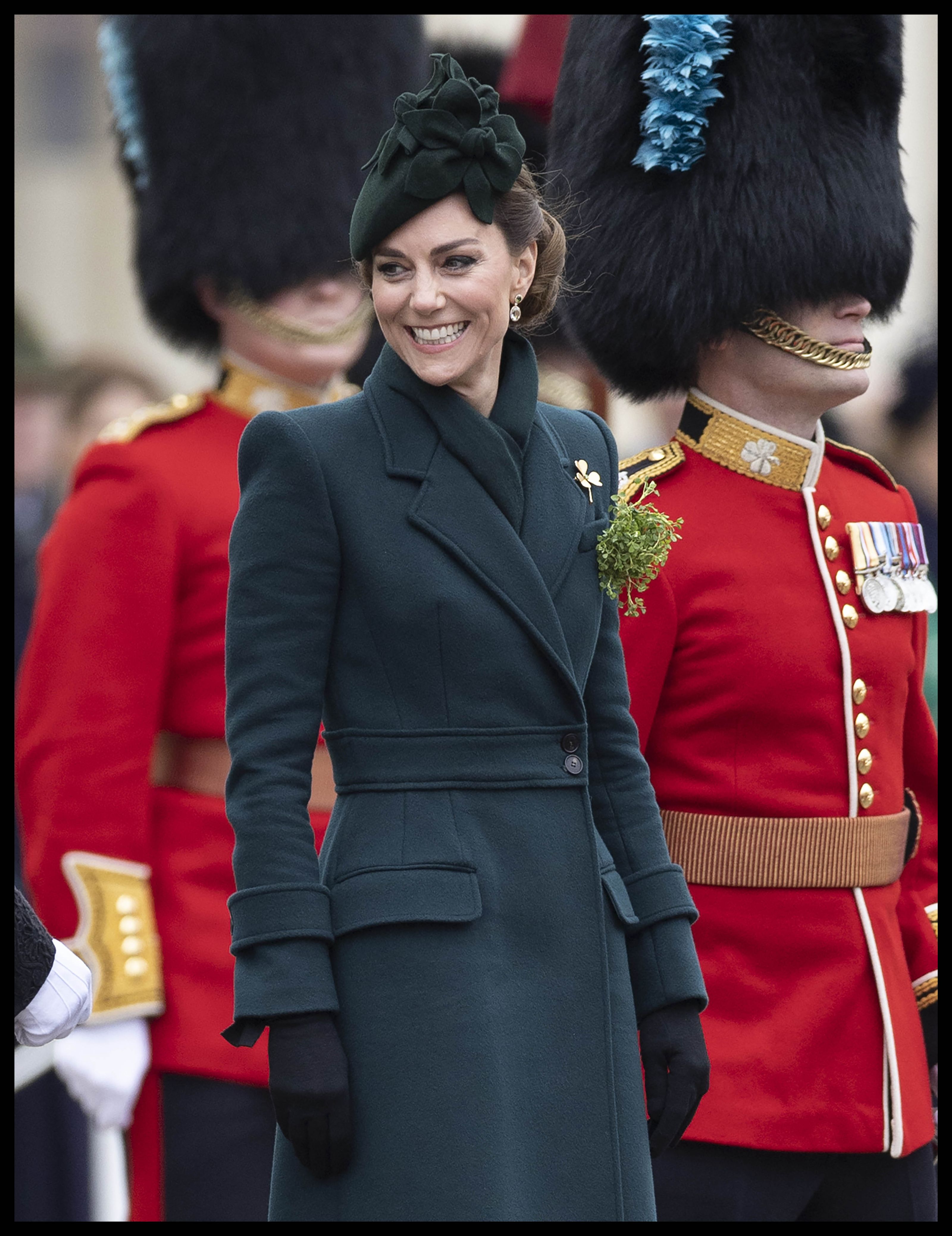 Moment viral cu Kate Middleton. Prințesa de Wales a coborât scările cu spatele pe tocuri de 10 cm