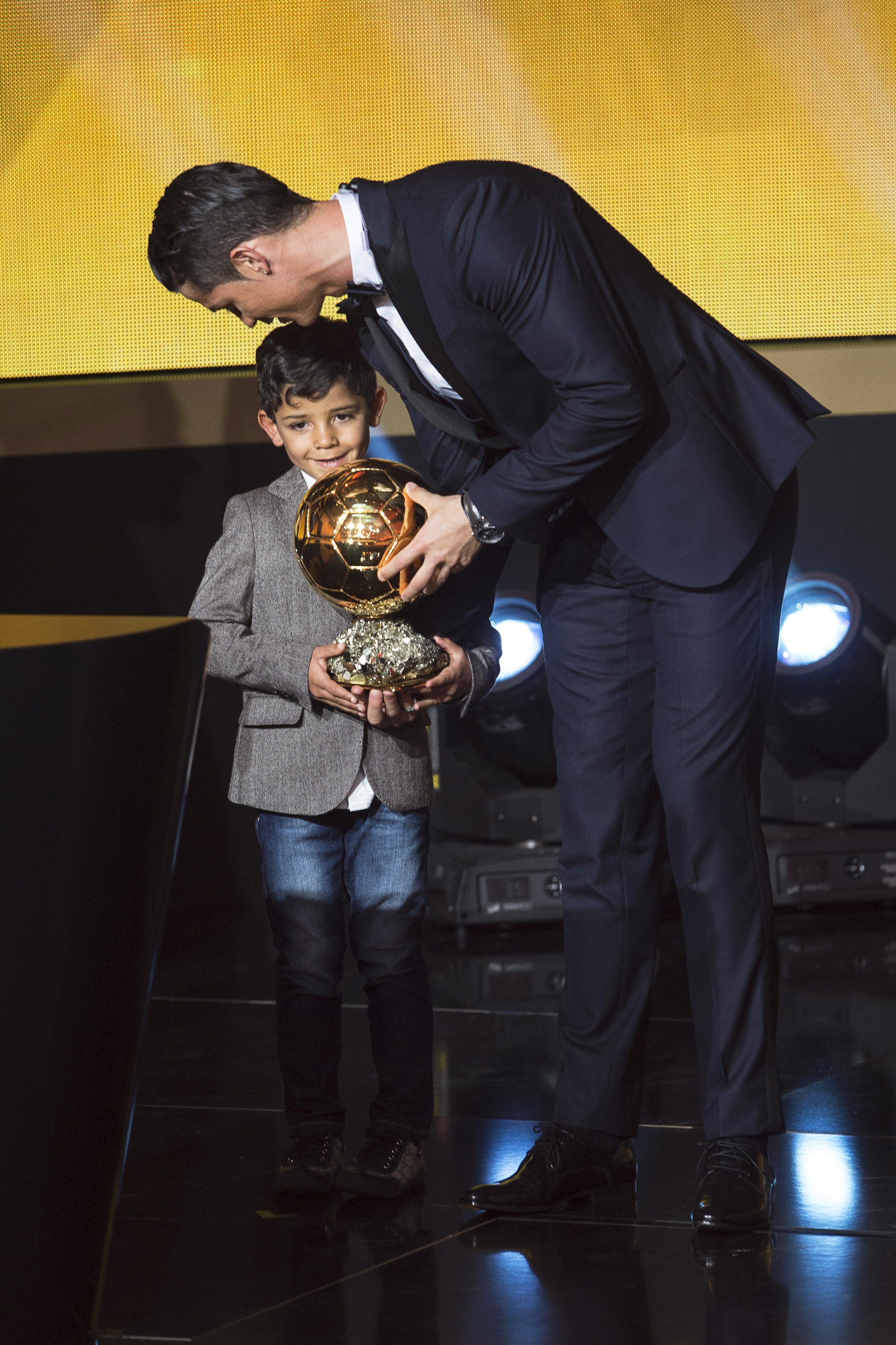 BALONUL DE AUR / FIFA l-a încoronat pe Ronaldo al III-lea / FOTO & VIDEO