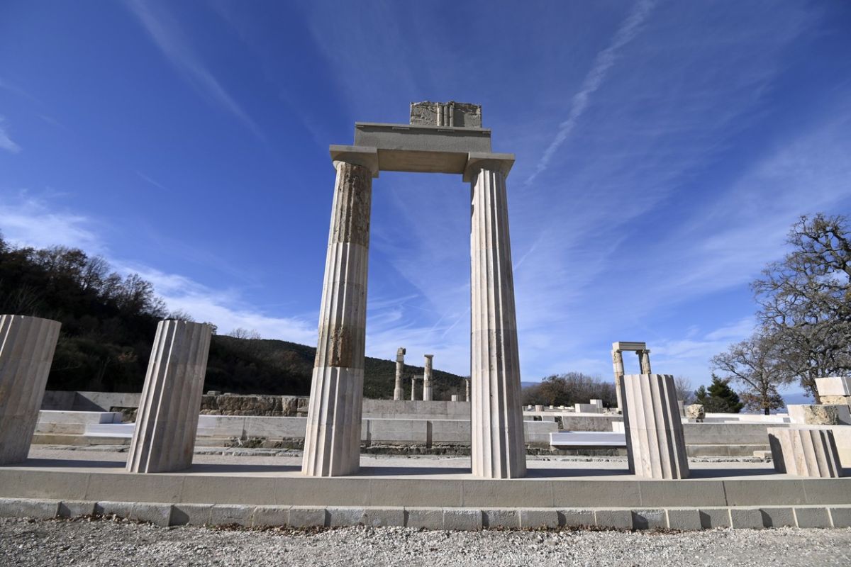Grecia redeschide, după 16 ani de lucrări de restaurare, palatul în care Alexandru cel Mare a fost încoronat în urmă cu peste două milenii