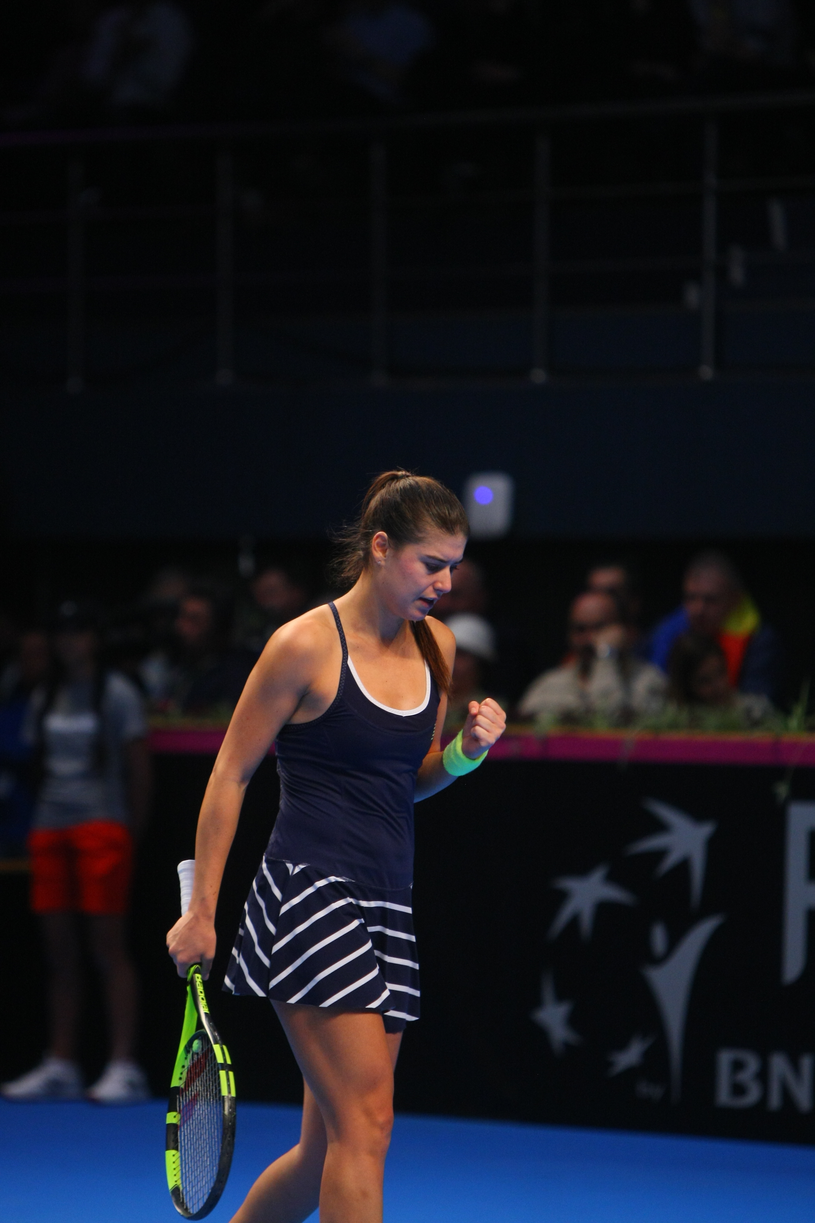 România a fost învinsă de Belgia, în primul tur al Grupei Mondiale II din Fed Cup. Irina Begu a jucat la simplu, dar a pierdut în setul decisiv. Reacții  | FOTO & VIDEO