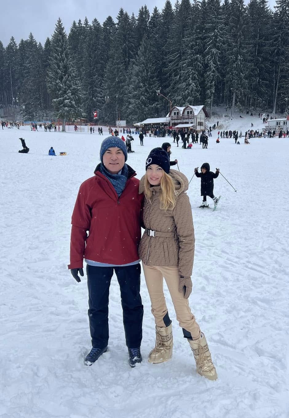 Imagini rare cu cei trei copii ai Valentinei Pelinel și ai lui Cristi Borcea. Omul de afaceri a slăbit 12 kilograme