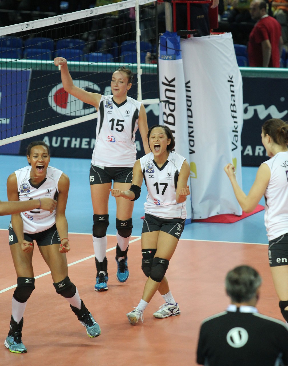 Recordul Stelei, în pericol: o echipă de volei feminin - 100 de victorii la rând!