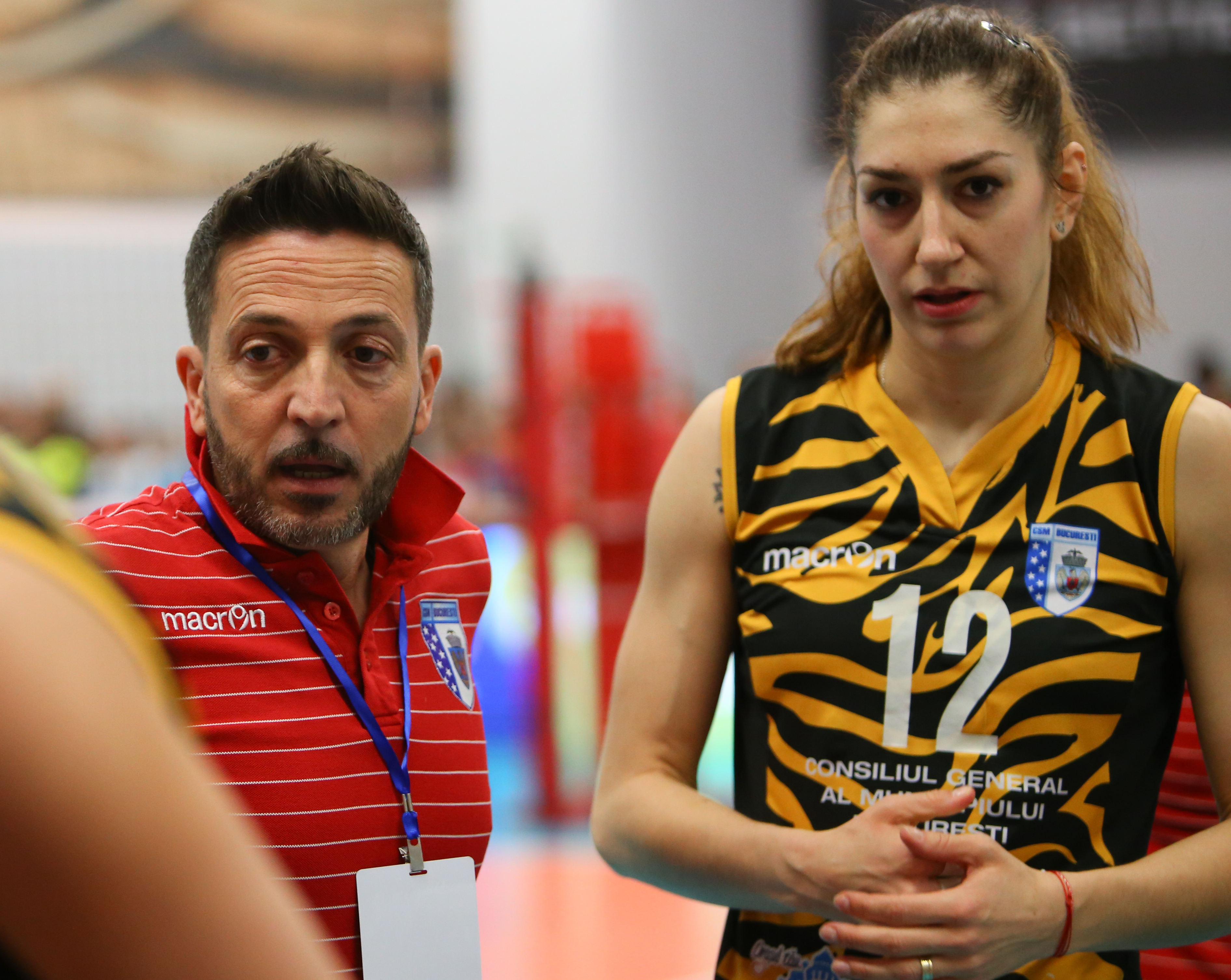 Antrenorul italian de la CSM București are o superstiție: ”Fetele iau sigur Cupa Challenge. E nevastă-mea în tribună la retur și îmi poartă noroc”