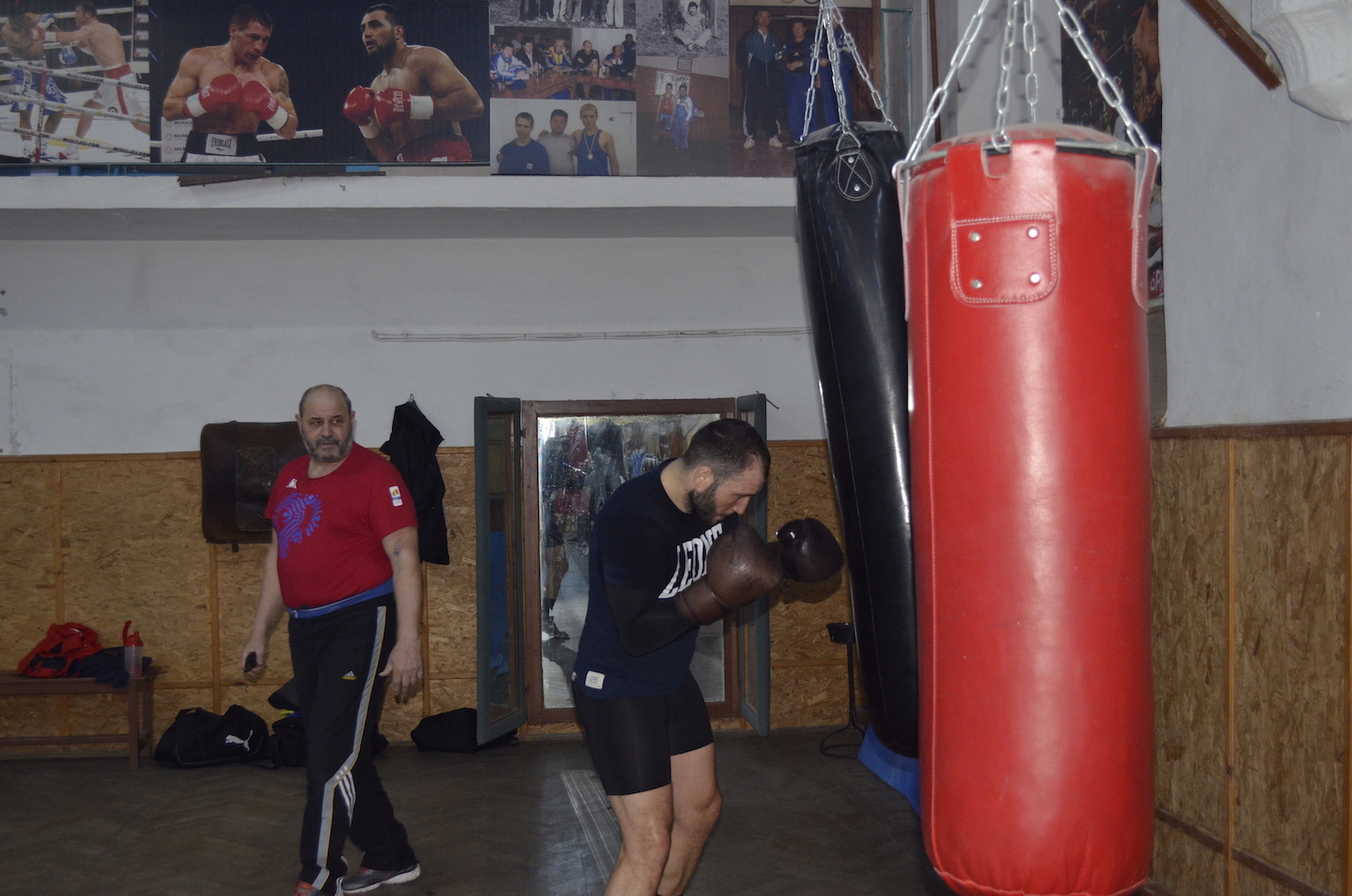 Mihai Nistor este idol pentru noua generație din box! S-a pregătit cu tinerii pugiliști la Brăila | FOTO