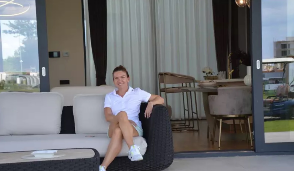 Alături de ce bărbat a apărut Simona Halep în Dubai, la un meci de baschet. Se fotografiaseră împreună și în România