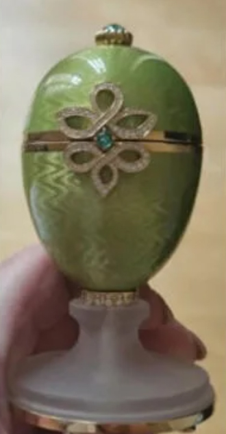 A kocsmatolvaj nagy fogása: 800 millió forintnyi érték, köztük egy Fabergé tojás