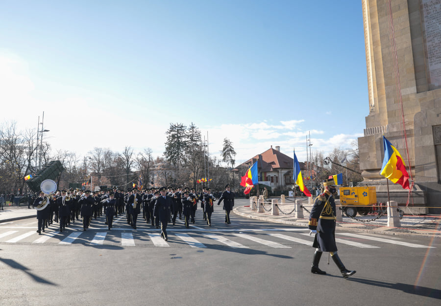 Parada de 1 decembrie: După un an de pauză, militarii au defilat din nou în fața oamenilor
