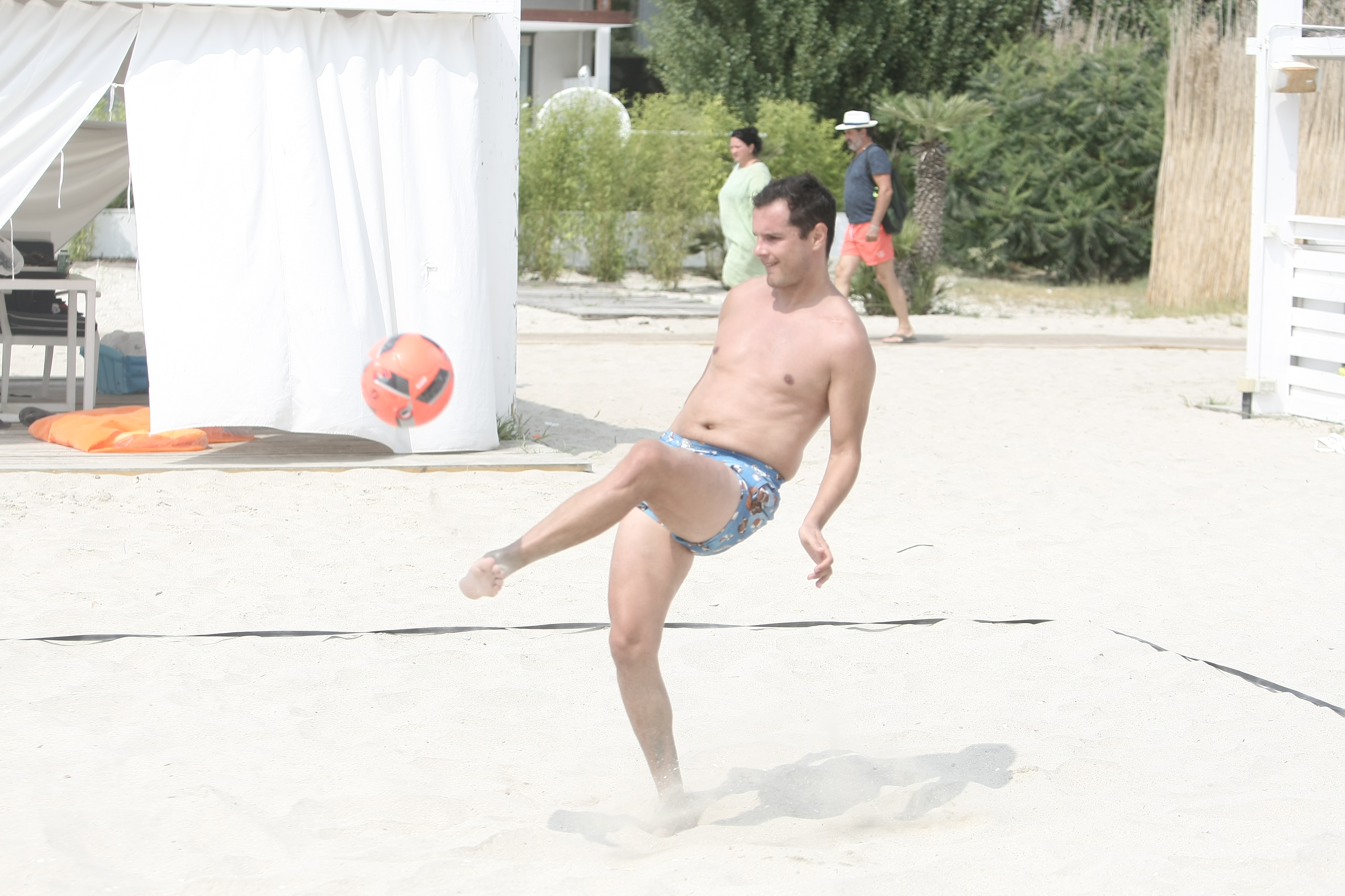 Înainte să înceapă mandatul la FRF, Vlad Munteanu a luat bătaie la mare! A pierdut cupe de înghețată! | FOTO