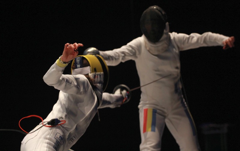 Simona Pop și Tibi Dolniceanu sunt campionii României la spadă, respectiv la sabie / FOTO