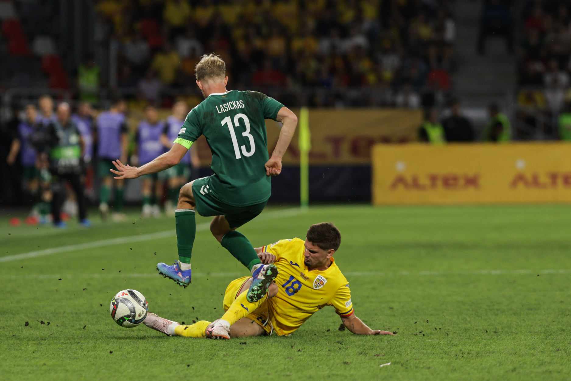 România - Lituania 3-1, în Liga Națiunilor. Schimbările lui Mircea Lucescu au adus victoria. VAR ne-a salvat de două ori