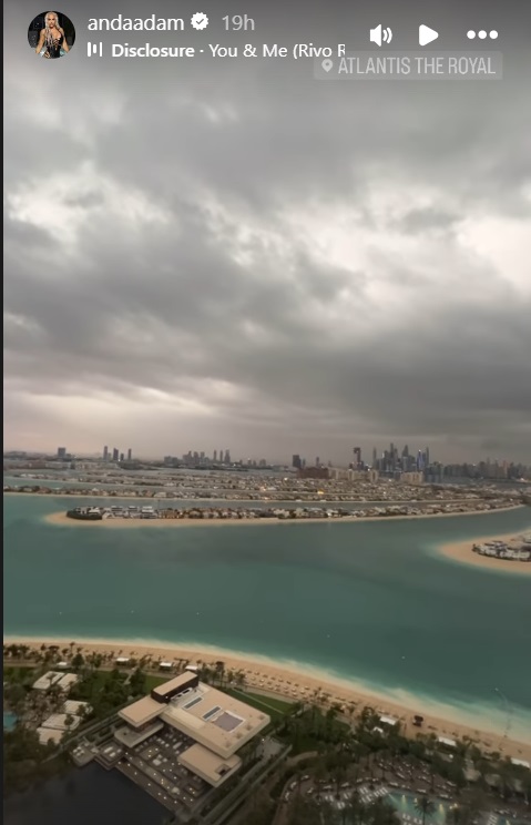 Anda Adam, prinsă de furtună în Dubai. A arătat imagini cu străzile inundate și copacii căzuți, iar apoi a mers la o plajă de lux