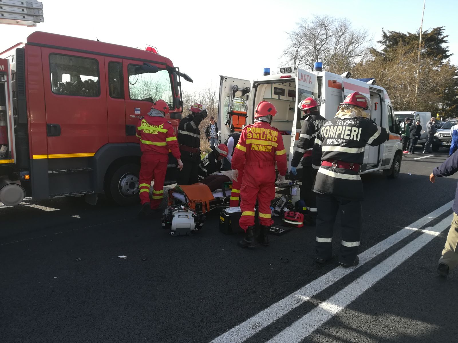 FOTO/ Șase răniți, într-un grav accident petrecut lângă Neptun. La fața locului intervine inclusiv elicopterul SMURD
