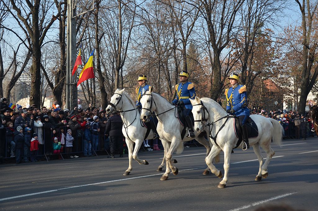 FOTO & VIDEO | Detaşamentul de Cavalerie şi Muzica Militară Reprezentativă a Jandarmeriei Române, la funeraliile Regelui Mihai