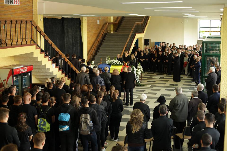Lascăr Pană a fost înmormântat miercuri, la Baia Mare. Ultimele aplauze pentru legendarul antrenor de la HC Minaur