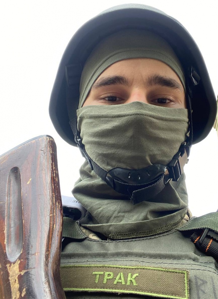 Confesiunea unui soldat de 20 de ani din batalionul Azov: „Nu suntem cyborgi. Nu suntem din metal sau granit. Sângerăm și simțim frica. Și totuși continuăm să luptăm”