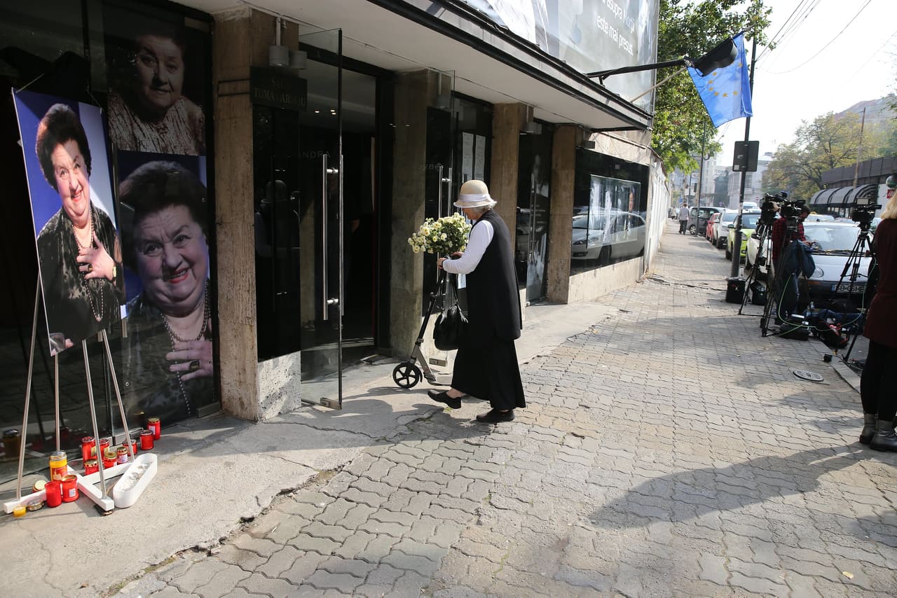 Admiratorii au venit să-i aducă un ultim omagiu actriței Tamara Buciuceanu Botez  la Teatrul Bulandra