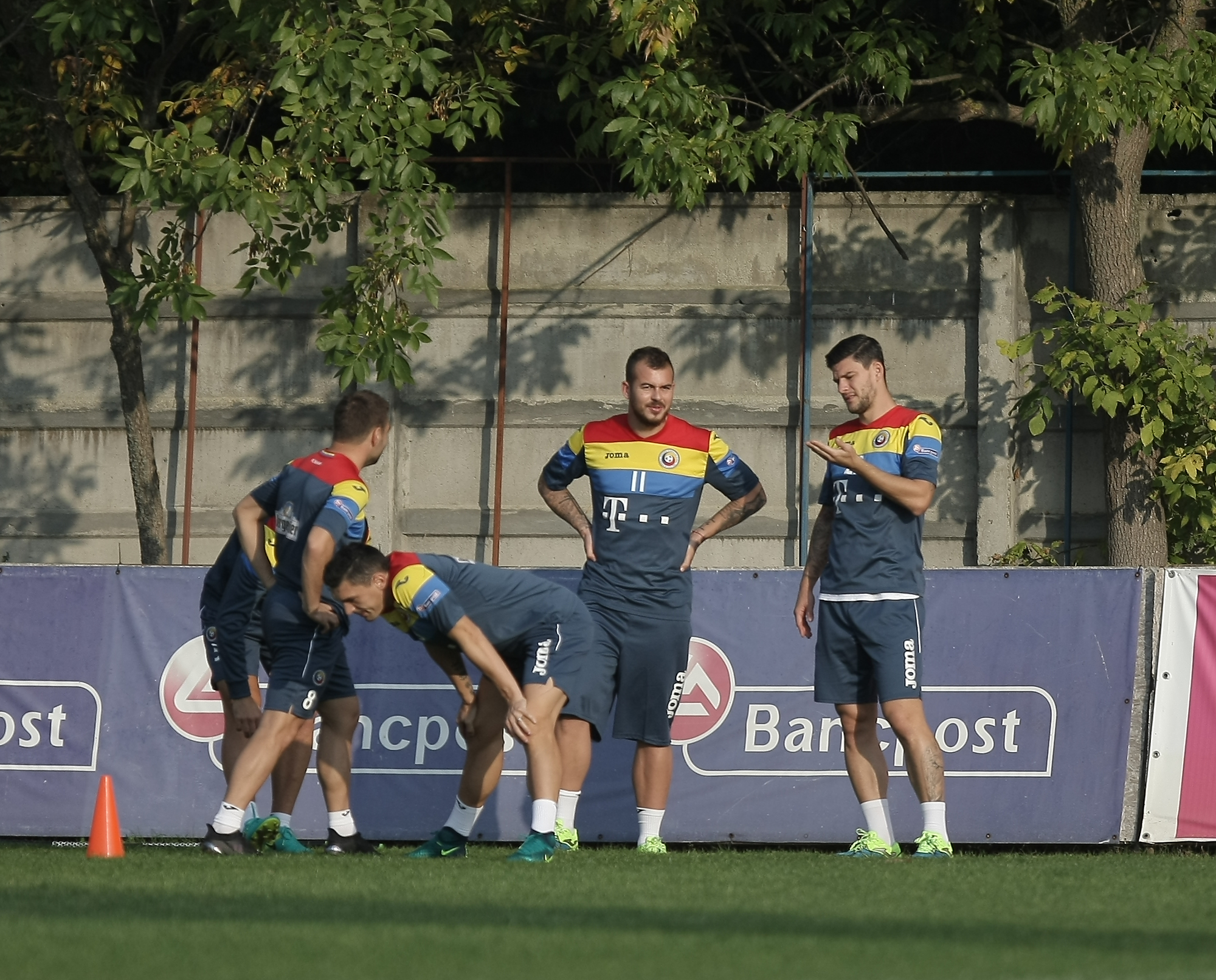 Armenia - România (sâmbătă, ora 19.00, TVR 1). Alibec, deranjat de criticile lui Bölöni: ”A exagerat!”. Atacantul dă sfoară-n țară: ”N-am iubită” / INTERVIU & GALERIE FOTO
