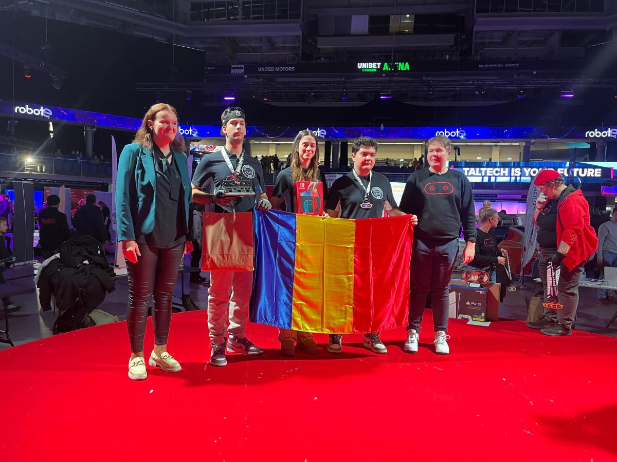 Un grup de studenți din Oradea, în top la cel mai mare festival din Europa dedicat roboticii