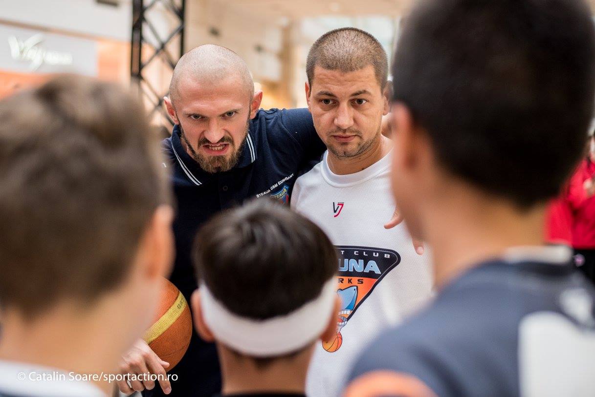 Steliștii au dat în mintea copiilor. S-a întâmplat la mall